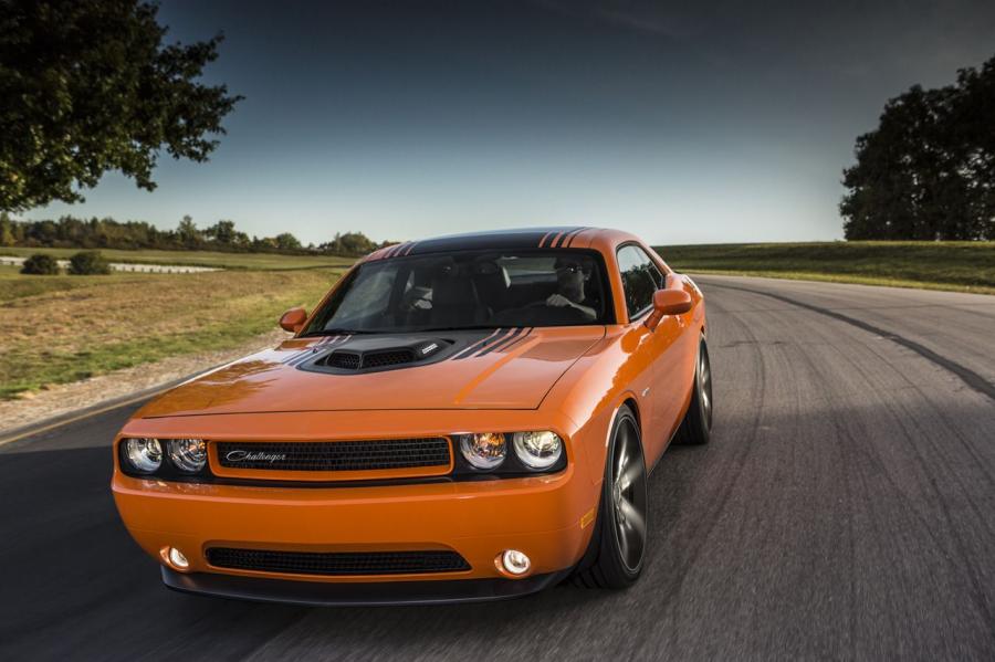  Dodge Challenger R/T Shaker 2014 года  (фото 2 из 18)